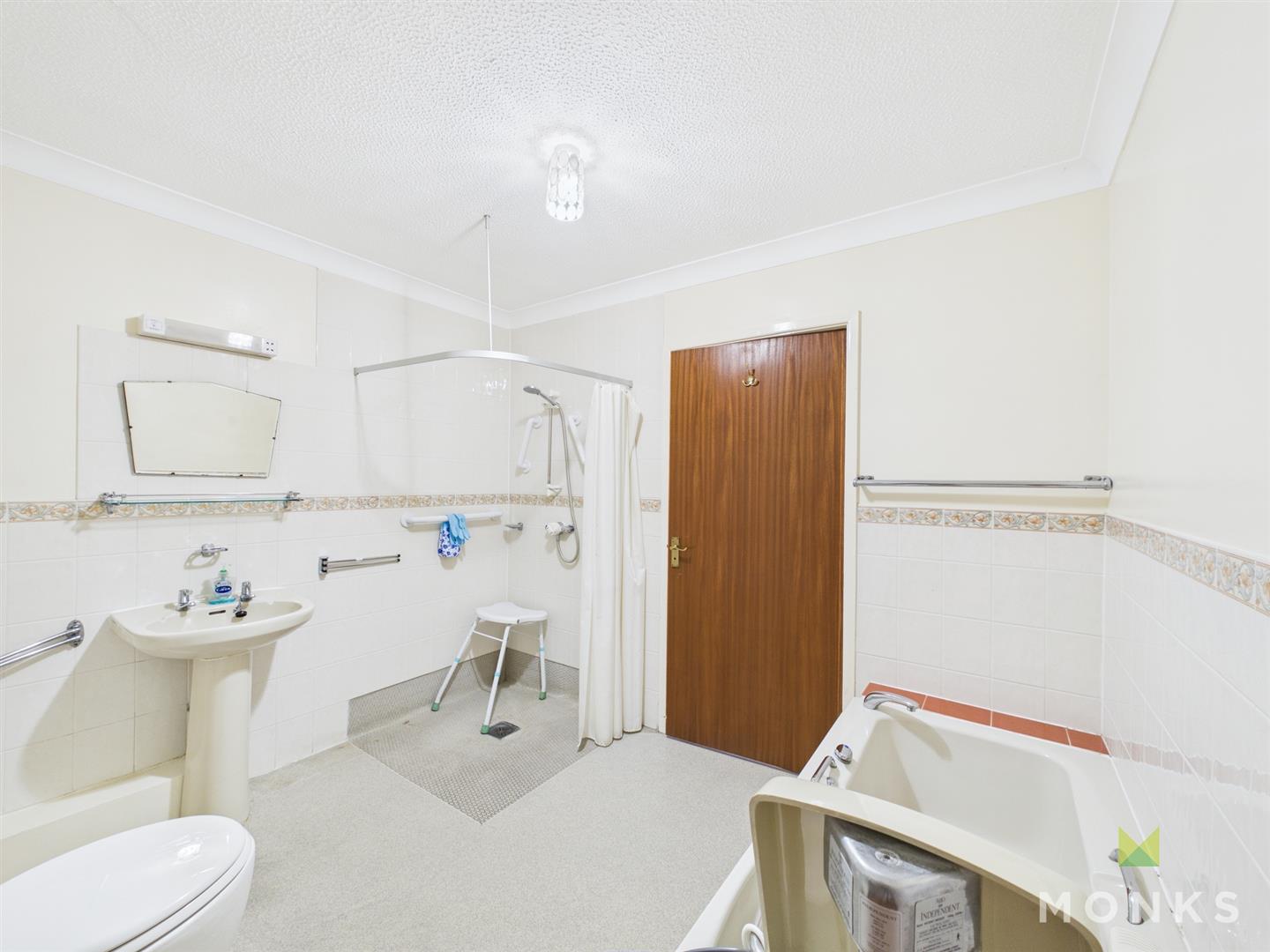 17 Meadowbrook Court Twmpath Lane, Oswestry, SY10 7HD For Sale